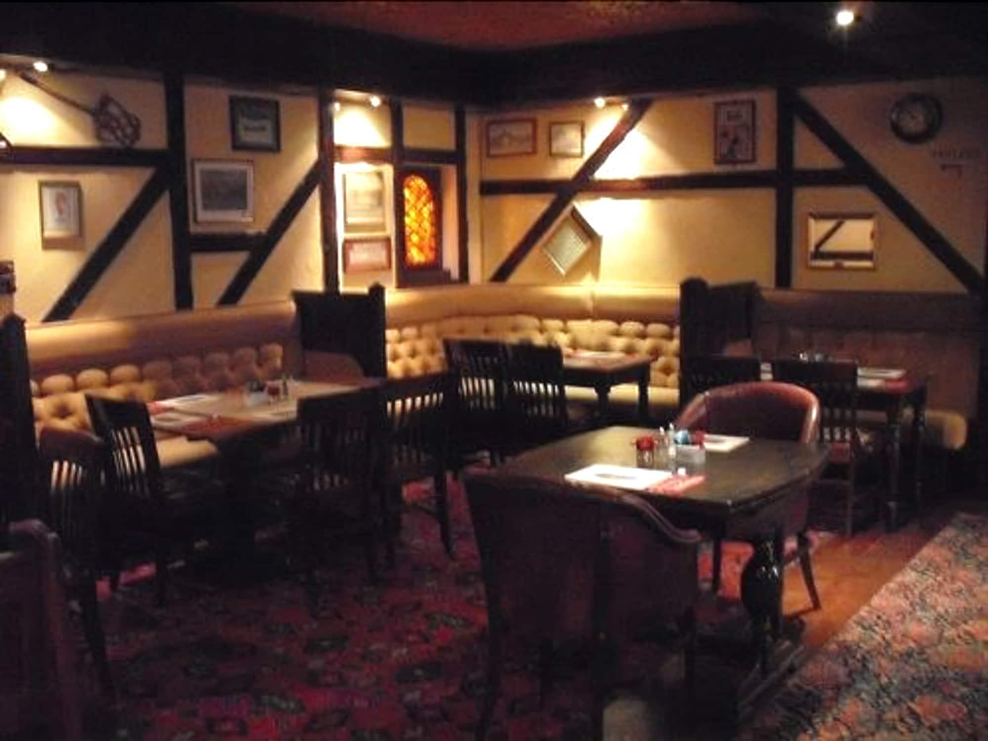 The Bridge Inn Tillicoultry Exteriör bild