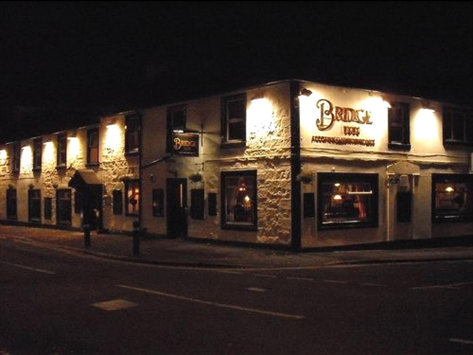 The Bridge Inn Tillicoultry Exteriör bild